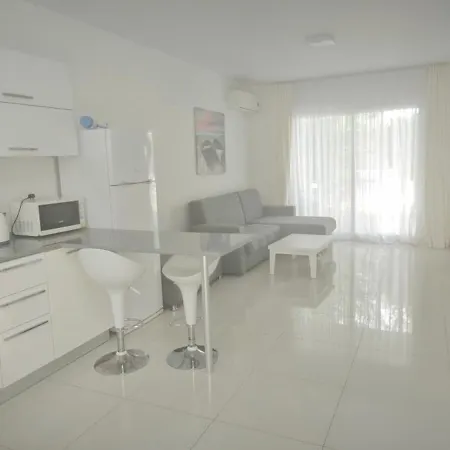 Four Seasons Life 1, With One Bedroom Appartamento